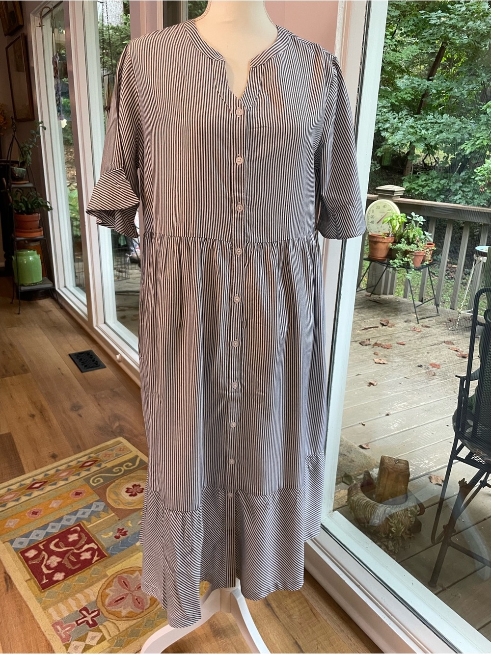 Striped Grey and White Button-Front Tiered Midi Dress M